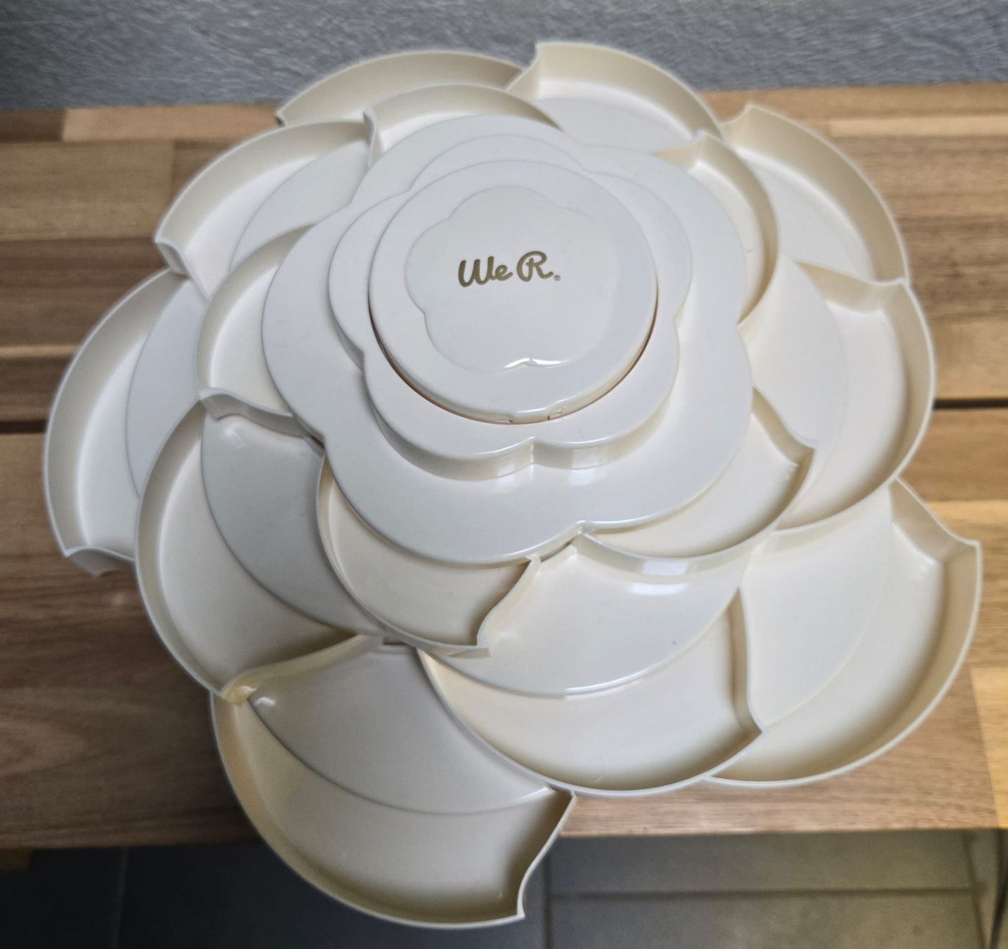 Behälter & Ähnliches: We R Memory Keepers Aufbewahrungsbox Blume weiss – Gebraucht aus Rheinsulz von Dred 2