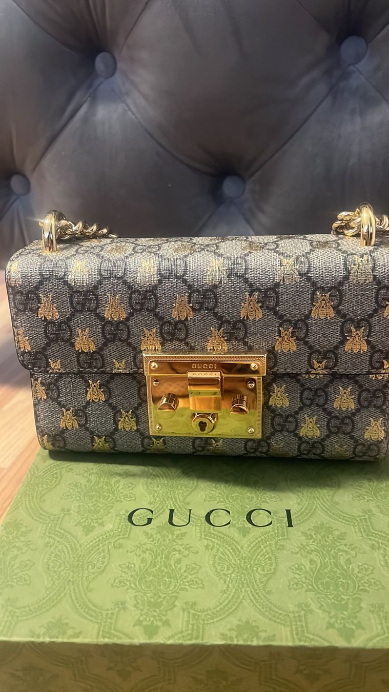 Gucci Borse da donna: Wunderschöne Gucci Padlock Small GG Schultertasche – Nuovo (secondo la descrizione) da Ostermundigen venduto da emi_pbs6 1