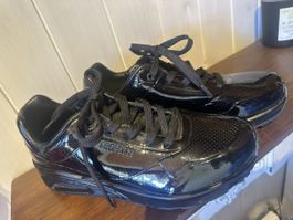 Skechers Sneaker schwarz Lack Optik Grösse 40 neuwertig