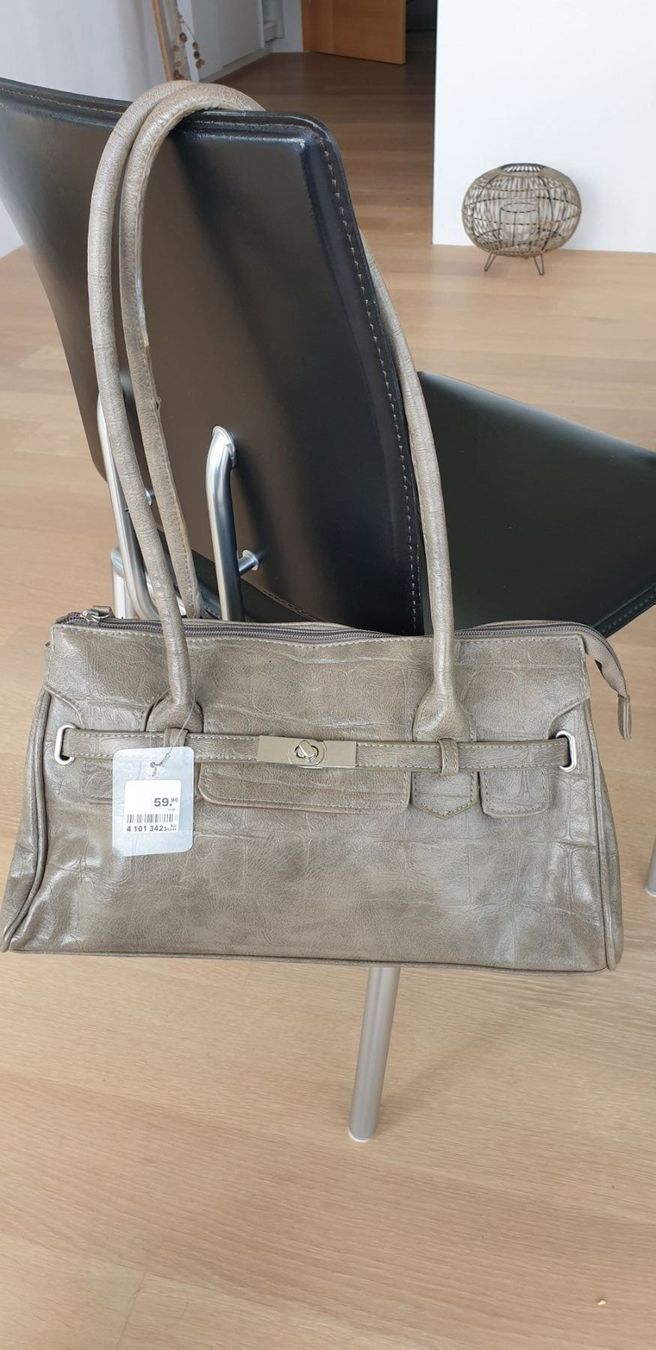 Sacs femmes: neue Handtasche – Neuf avec emballage d'origine à Amlikon-Bissegg par Schnuefeli4