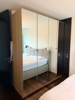 IKEA PAX Kleiderschrank mit Spiegeltüren & Beleuchtung