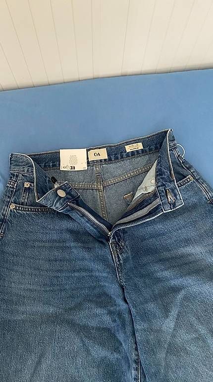 Jeans: Jean neuf bleu ciel C&A – Usato da Genève venduto da Jakblakjak 2