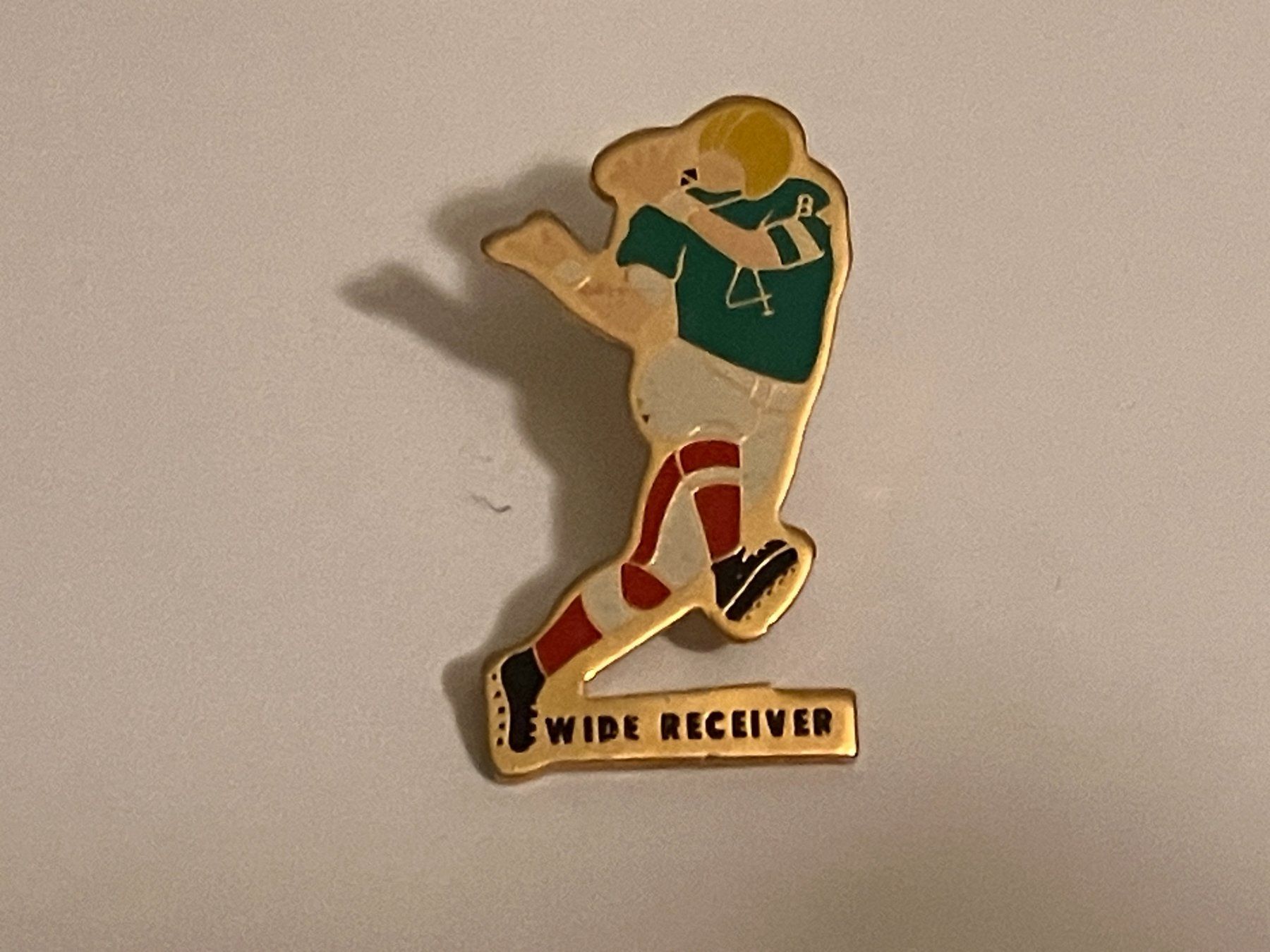 Plaketten & Abzeichen: 1 Pin Wide Receiver – Gebraucht aus Basel von djwwpp