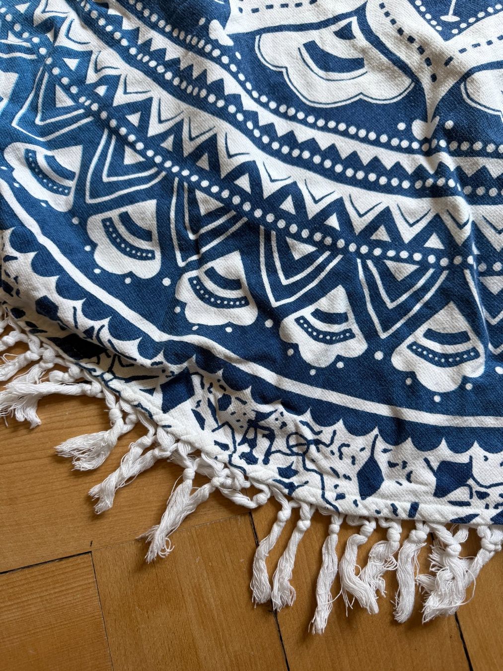 Badetücher: Strandtuch Picknickdecke blau-weiss gemustert – Gebraucht aus Zürich von Diazaio 1