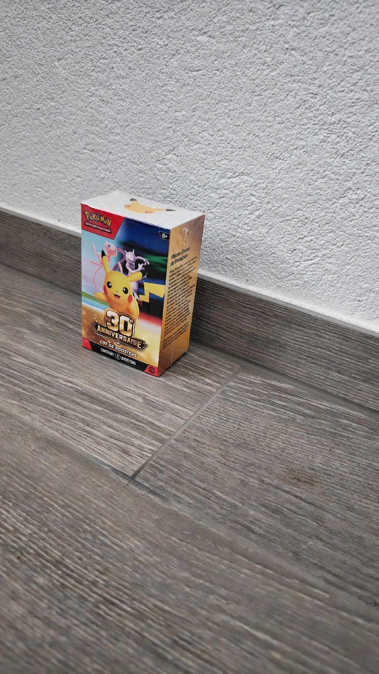 Pokémon Jouets: Pokemon 30th Anniversary Bundle – Neuf avec emballage d'origine à Vuarrens par tom_q7t7 2