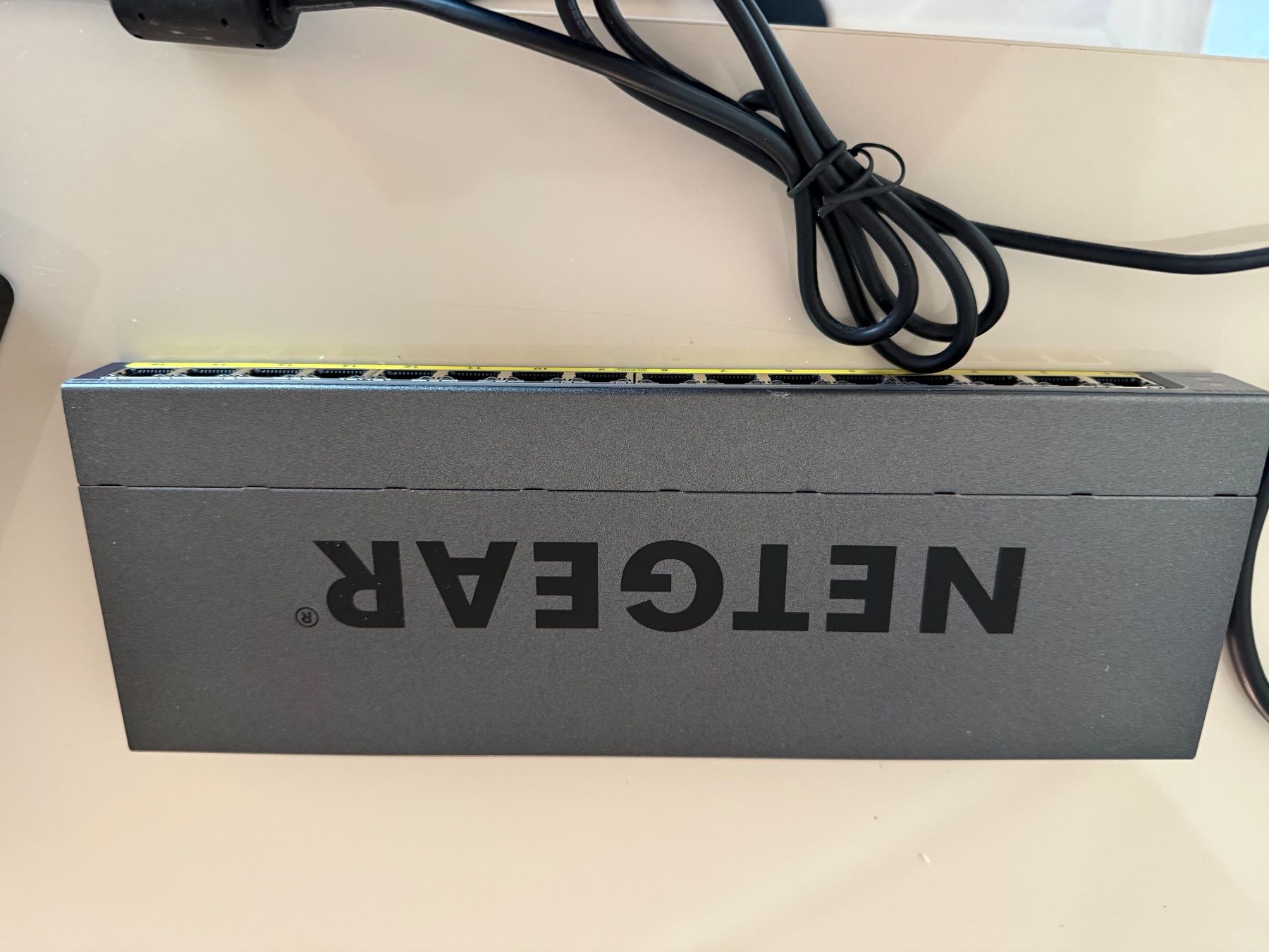 Netgear Hubs & Switches: Netgear Switch - Netgear Gs116pp OVP – Gebraucht aus Rüschlikon von Lvcanio 3