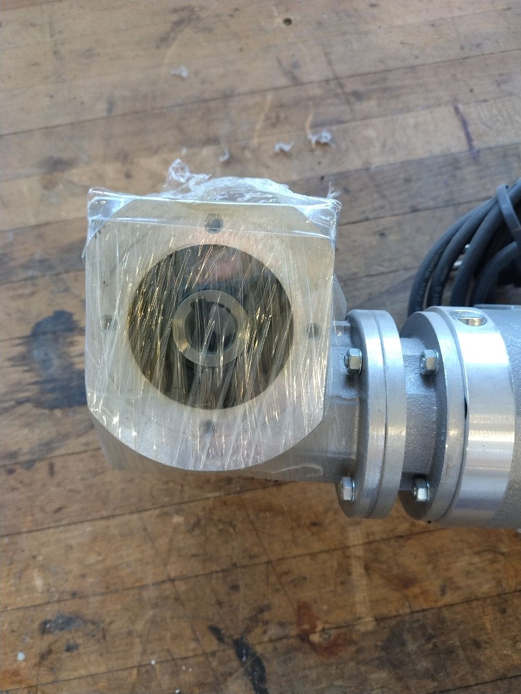 Motori: 230V Getriebemotor – Nuovo e nell'imballaggio originale da Brüttisellen venduto da Grorbas 2
