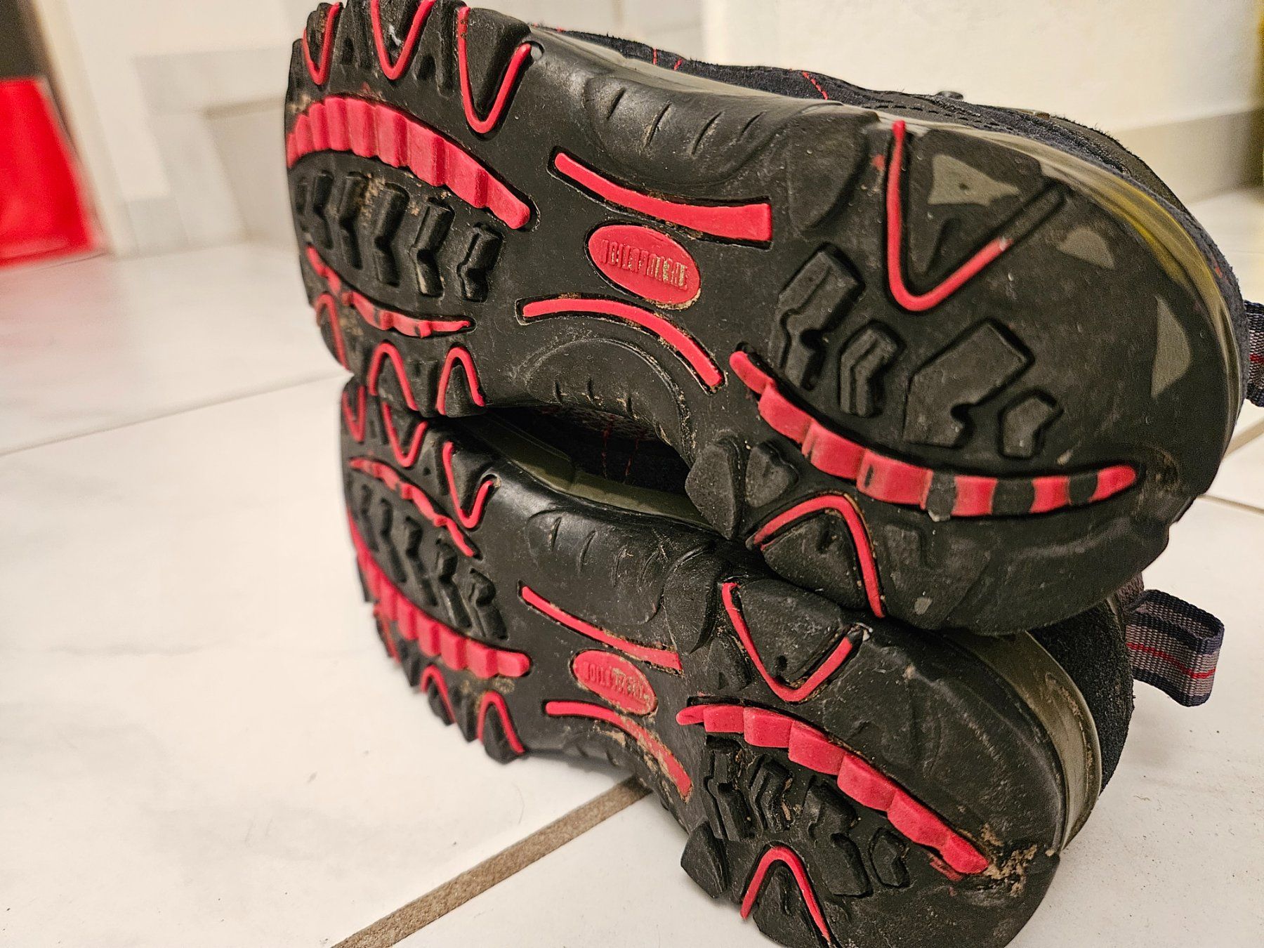 Trevolution Scarpe per ragazzi: Robuste Kinder-Wanderschuhe Gr. 31, von Trevolution – Usato da Adlikon b.Regensdorf venduto da pmathys 4