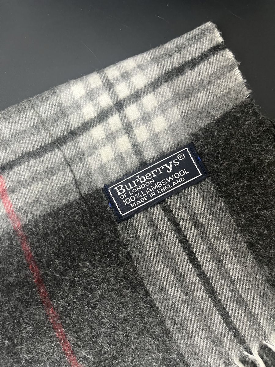 Burberry Schals: Echarpe Burberry laine gris – Neu (gemäss Beschreibung) aus Les Avanchets von lunedeneige.shop 1