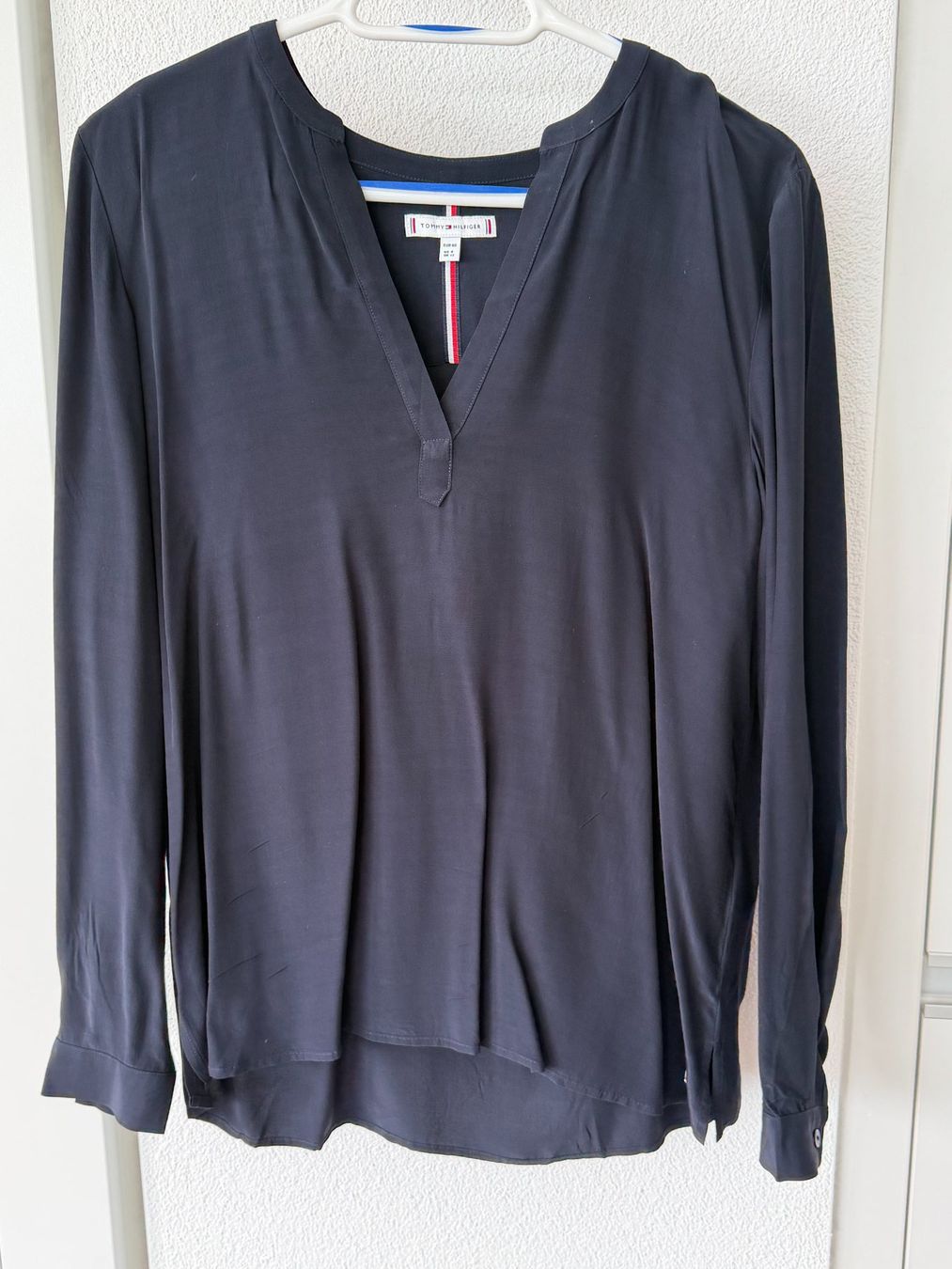 Tommy Hilfiger Camicette: Tommy Hilfiger Bluse, Grösse 40, Dunkelblau – Usato da Hohenrain venduto da murmelinchen25