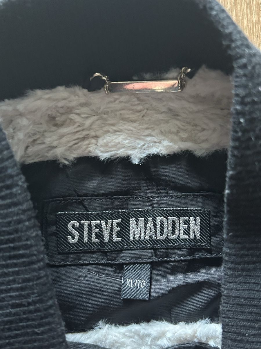 Steve Madden Jacken: Black Steve Madden Bombers – Gebraucht aus Yverdon-les-Bains von Little_M0nster 3