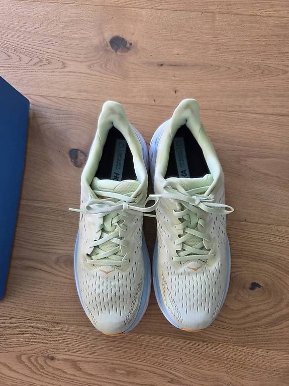 Scarpe da uomo: Hoka Laufschuhe UK12 – Usato da Jona venduto da pau_g7rc 4