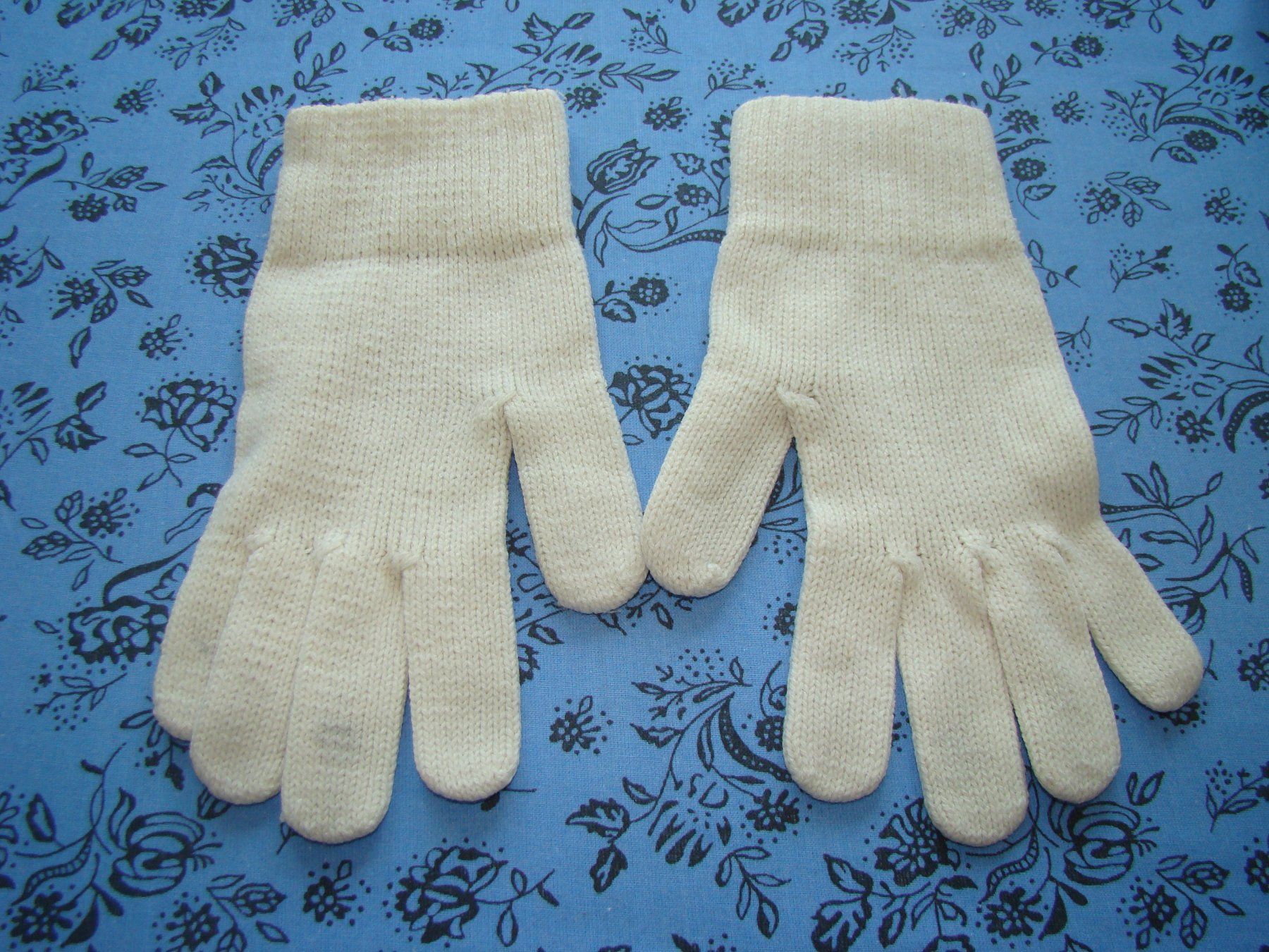 Guanti & manicotti: Handschuhe wollweiss gestrickte Optik – Usato da Malters venduto da burzi