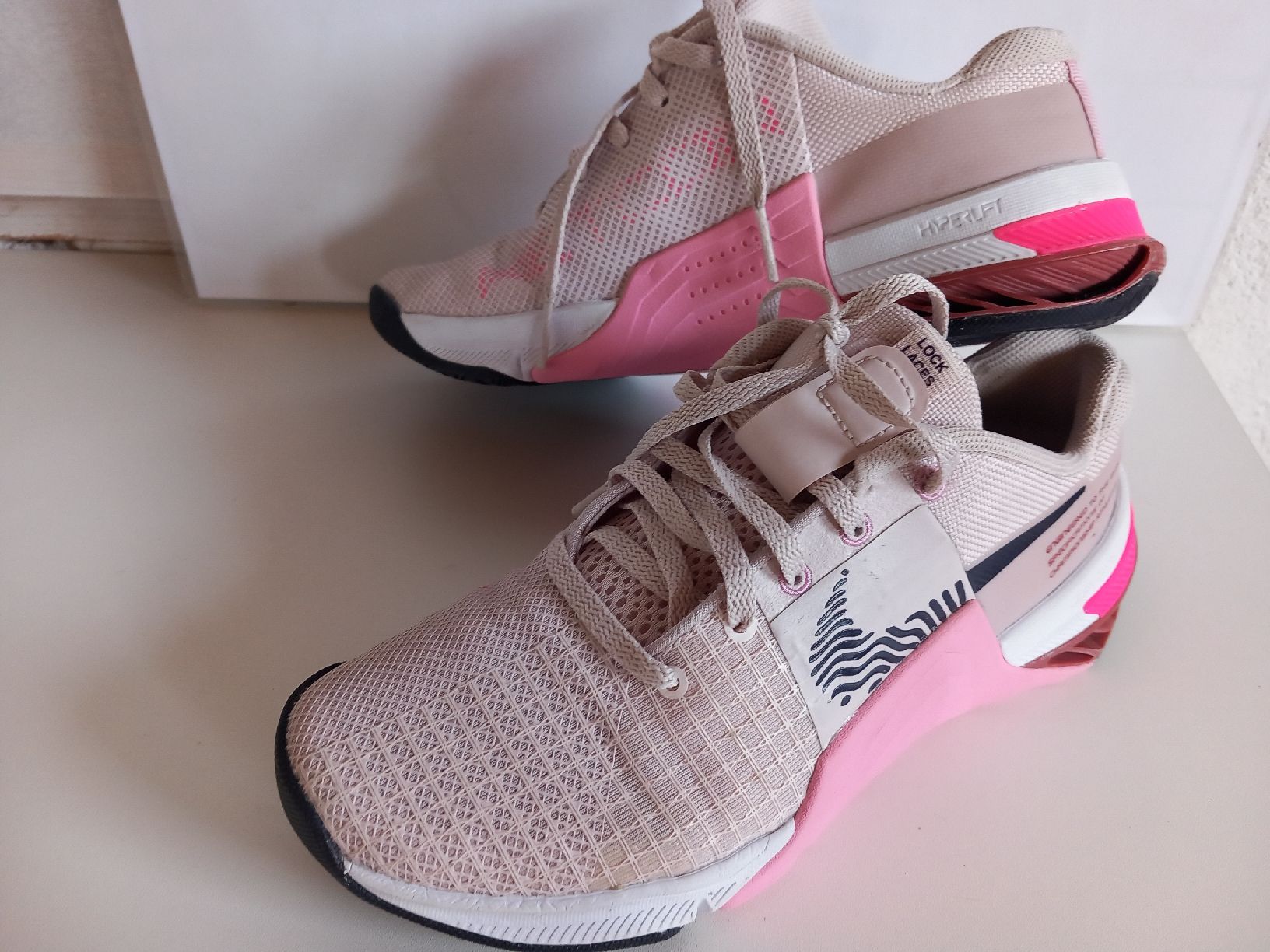 Nike Scarpe per ragazze: Nike Metcon 8 Hyperlift, Barely Rose, Gr. 36 – Usato da Sonnental venduto da OlgaB83 1