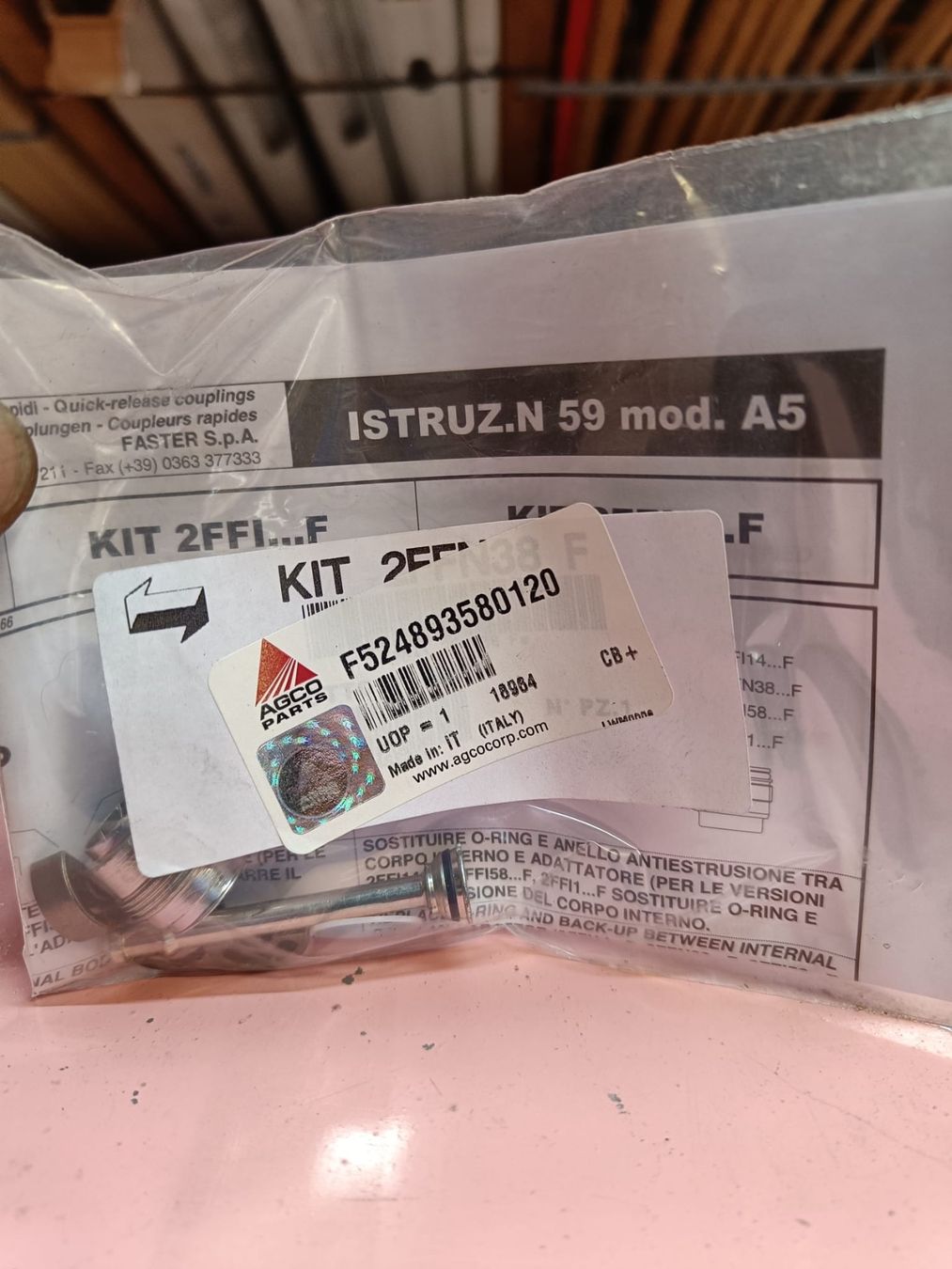 Fendt Trattori: Fendt F 524893580120 Ventil – Nuovo e nell'imballaggio originale da Trubschachen venduto da WingeierAG