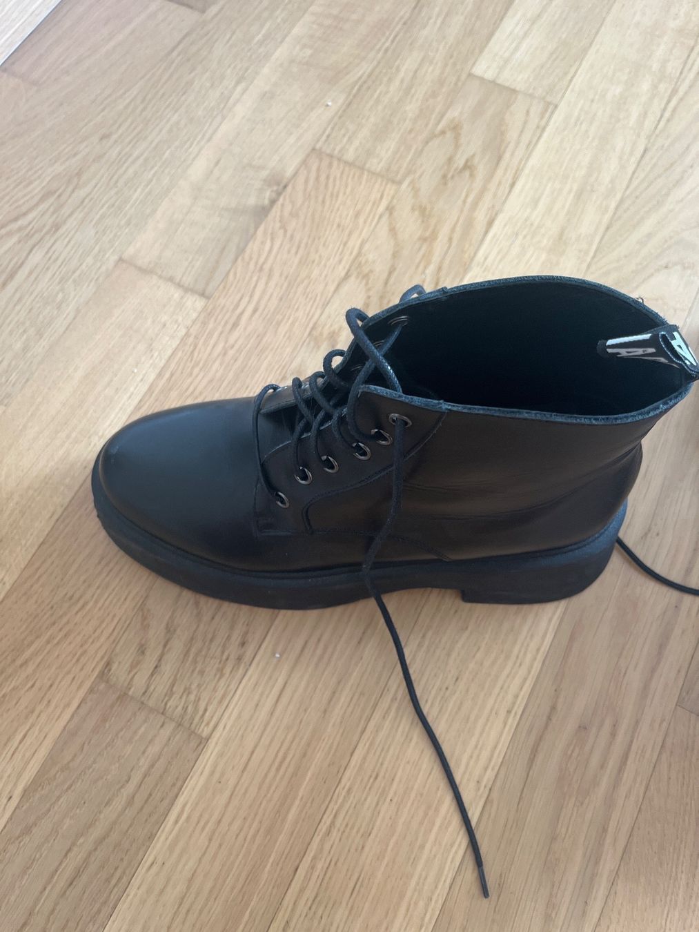 Scarpe da donna: Stiefeletten von Patrizia Pepe – Usato da Wetzikon ZH venduto da Jeannette022 1