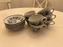 Hutschenreuther Zwiebelmuster – Kaffeetassen mit Tellern