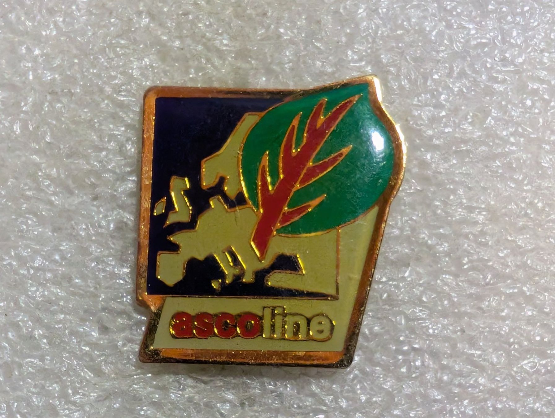 Plaquettes & Badges: Ansteckpin 243: Ascoline – D'occasion à Oppligen par Pin-Fall-Shop