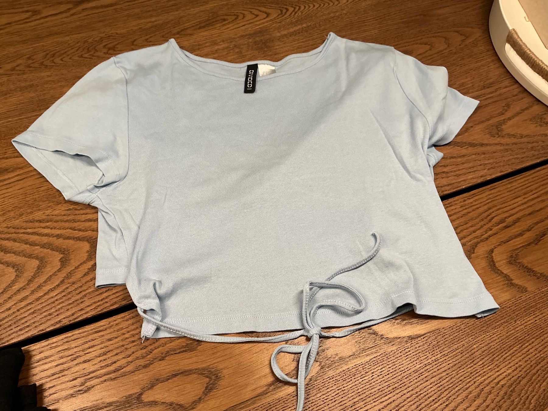 H&M T-shirt: Crop Top H&M Divided hellblau gebunden Gr.L – Usato da Würenlos venduto da Starceve