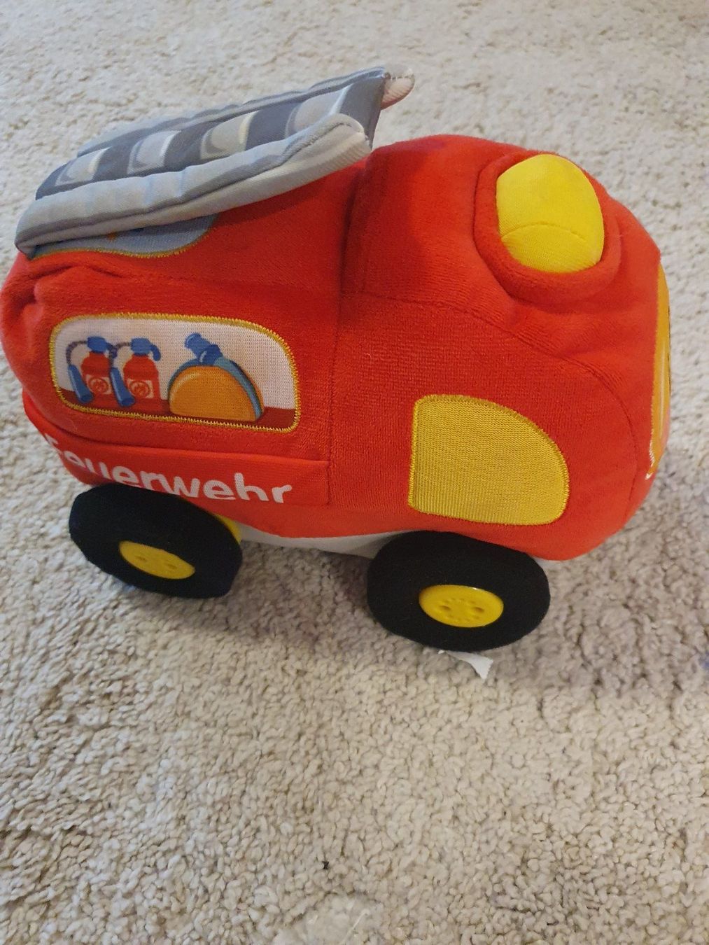 Véhicules pour enfants: Plüsch Feuerwehrauto mit Sound & Licht – D'occasion à Altendorf par MiriCaj 2