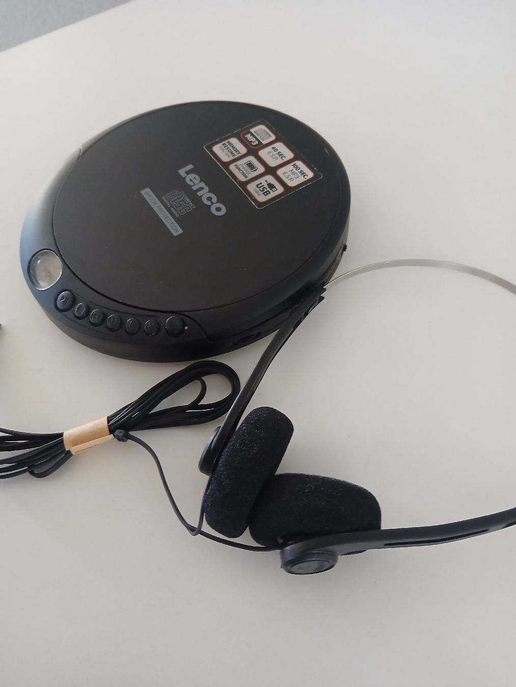 Lenco Sistemi audio & multimediali: Lenco CD-Player schwarz mit Kopfhörer guter Zustand – Usato da Berikon venduto da pil_thm8 2