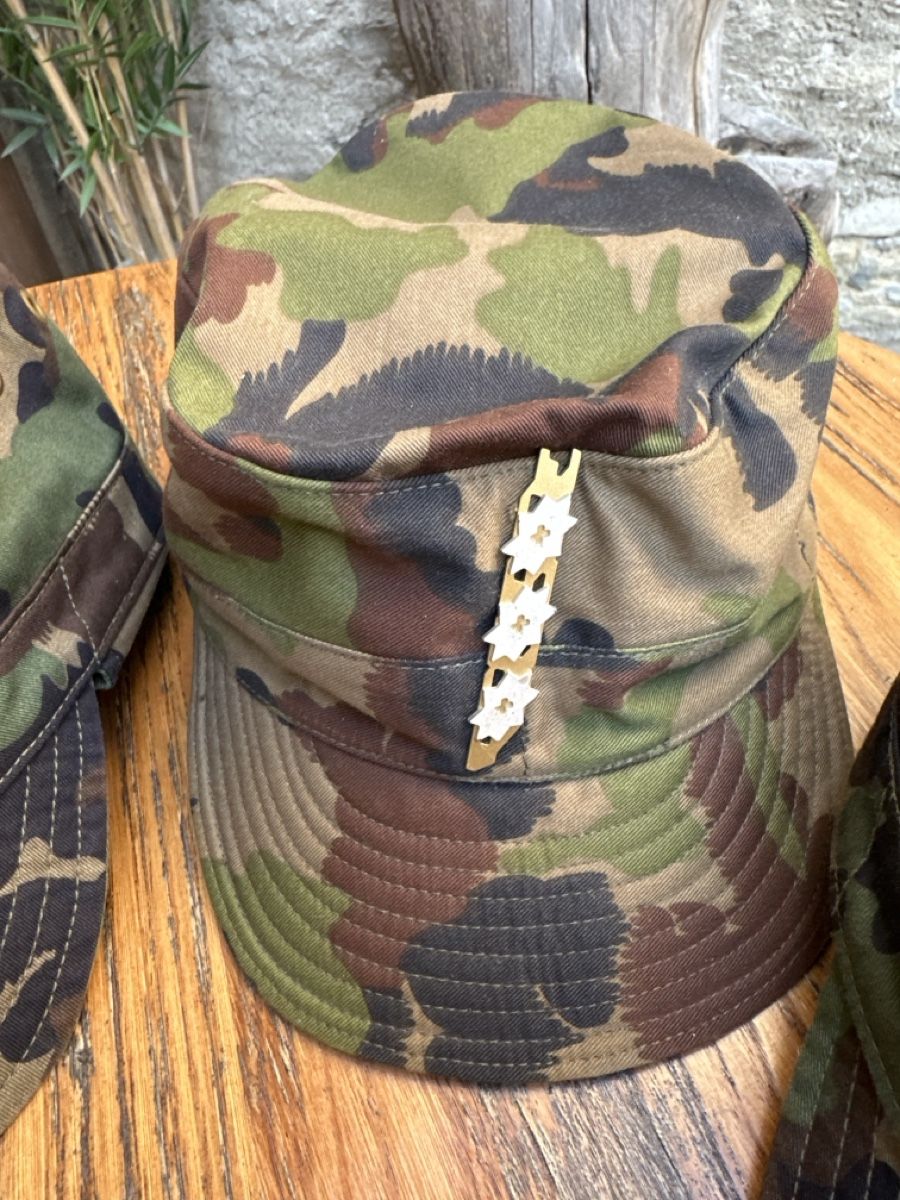 Armée suisse Chapeaux, bonnets & casquettes: Armee top !! – D'occasion à Morbio Inferiore par Ecod 3