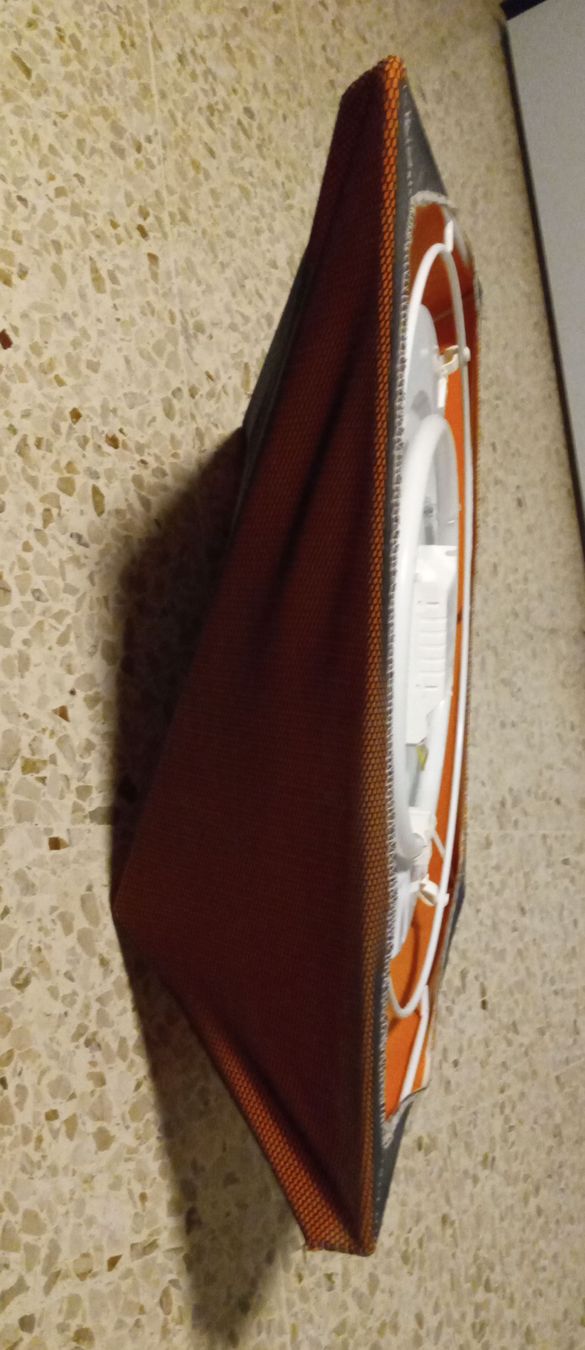 Kronleuchter & Deckenlampen: AXO light plafonnier forme carrée avec pointes, orange – Gebraucht aus Meyrin von pamanic