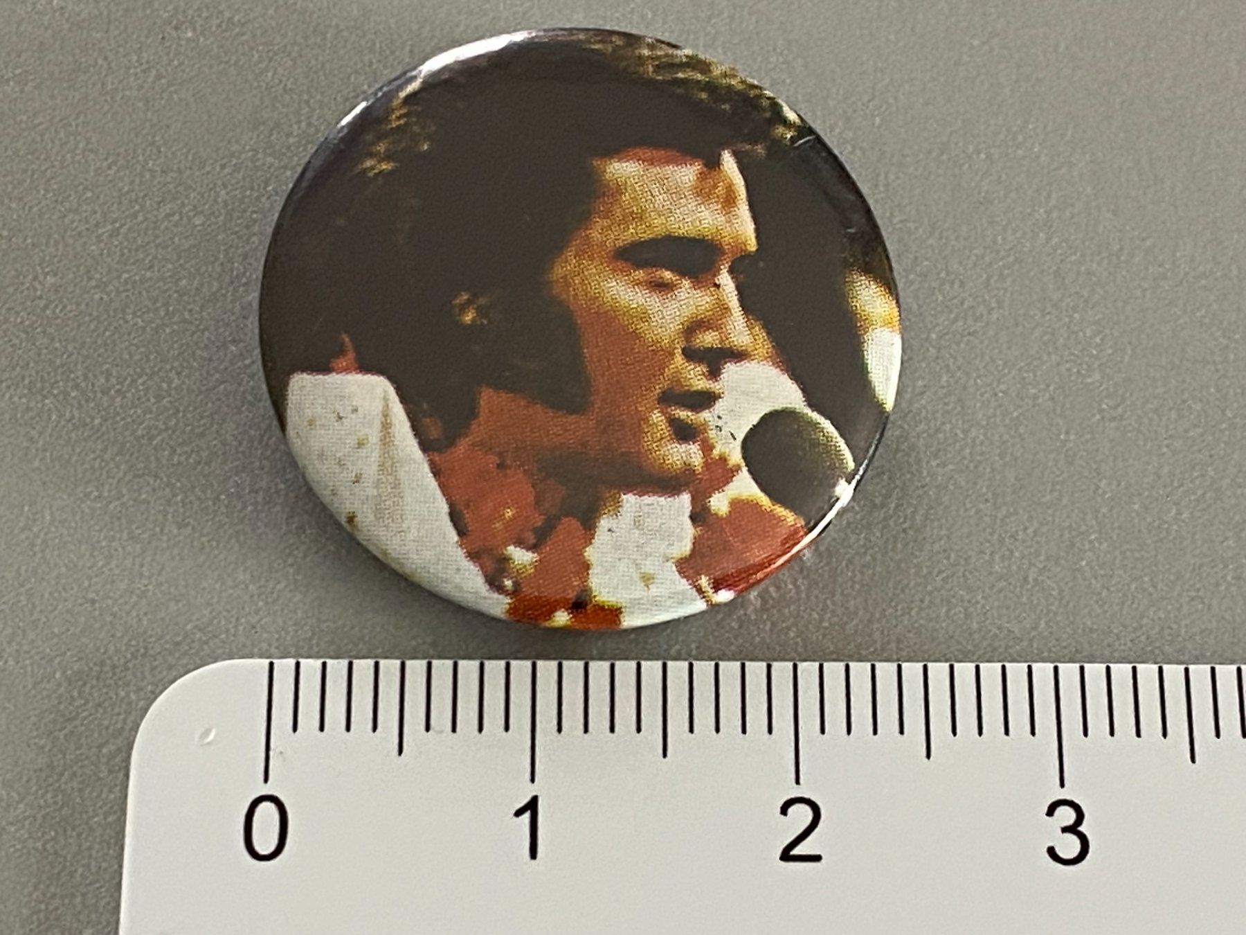 Placchette & Badge: 12x Vintage Elvis Presley Button ca. 2.4cm – Usato da Langwiesen venduto da Restposten-24 6