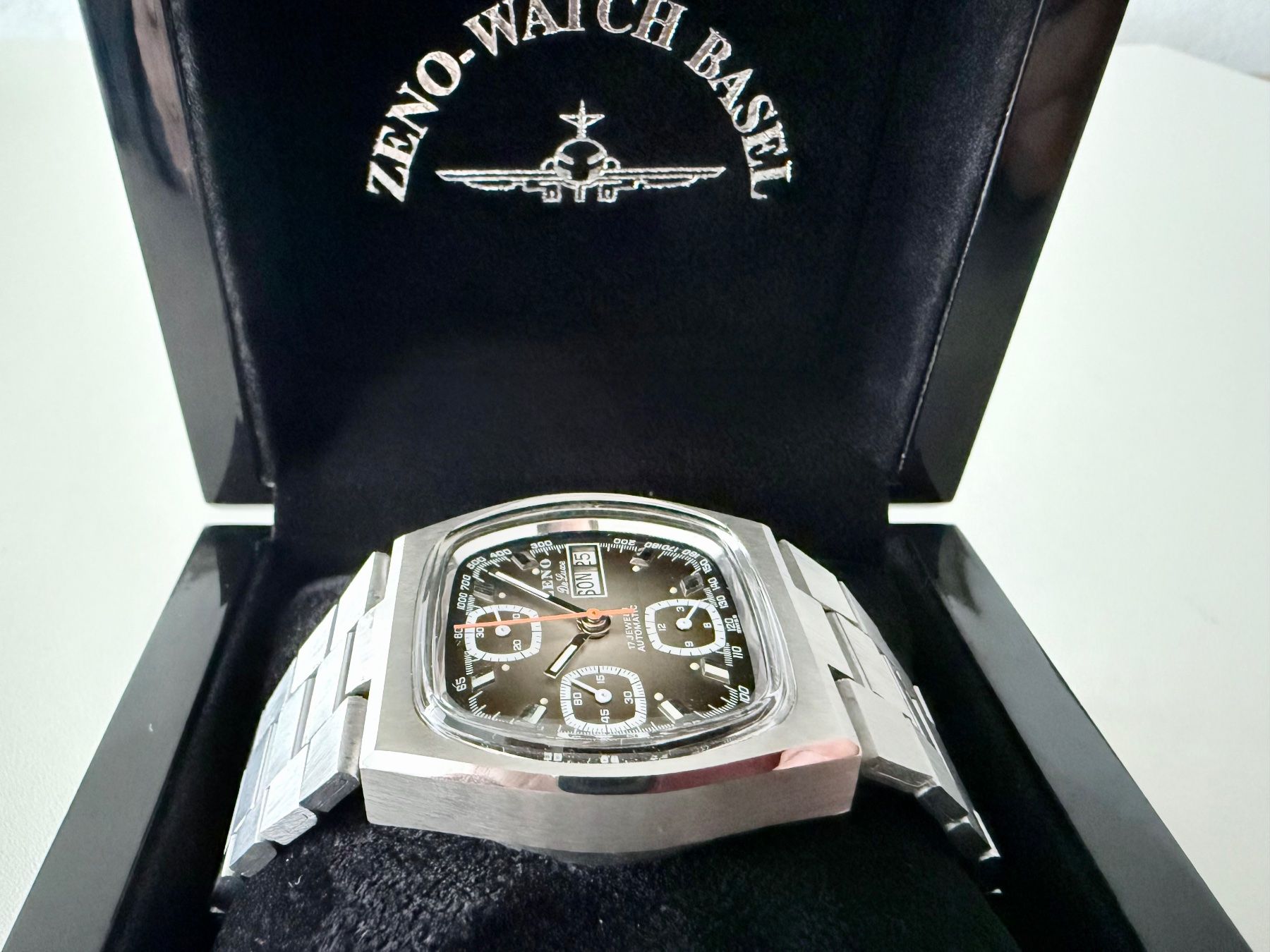 Zeno Orologi: ZENO SQ De Luxe Automatic Day-Date Chronograph, Valjoux 7750 – Nuovo e nell'imballaggio originale da Le Mont-sur-Lausanne venduto da LycaGallery 5