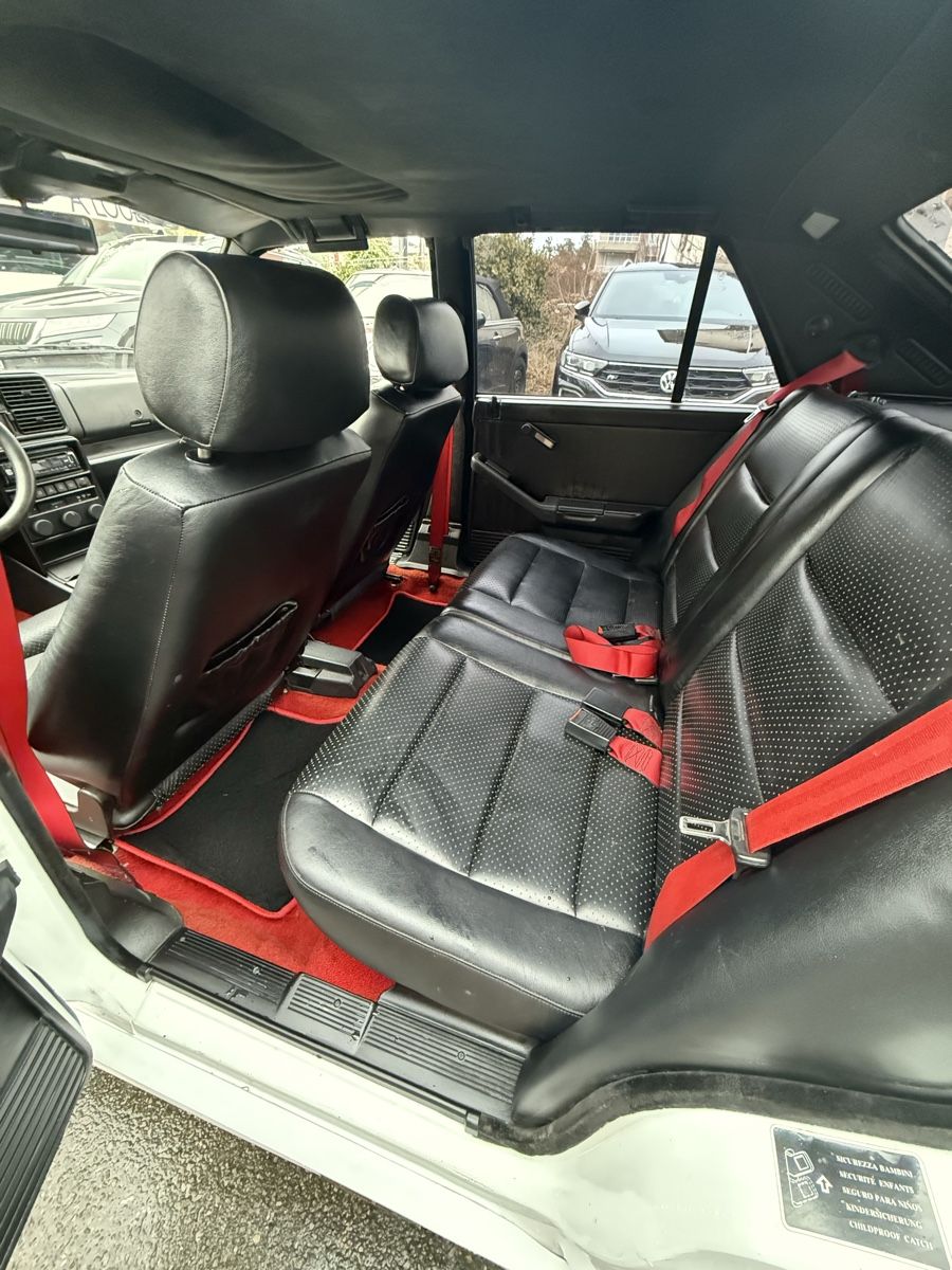 Lancia Autos: Lancia Delta HF Turbo  – D'occasion à Bevaix par Jerome.P 9