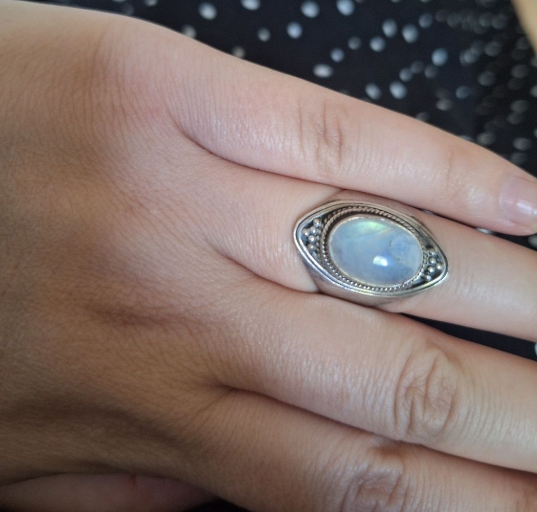 Ringe: Silberrung mit Mondstein – Gebraucht aus Basel von Ellafix