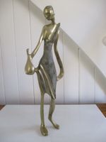 Messing-Skulptur einer Frau - unsigniert - raffinierte Form