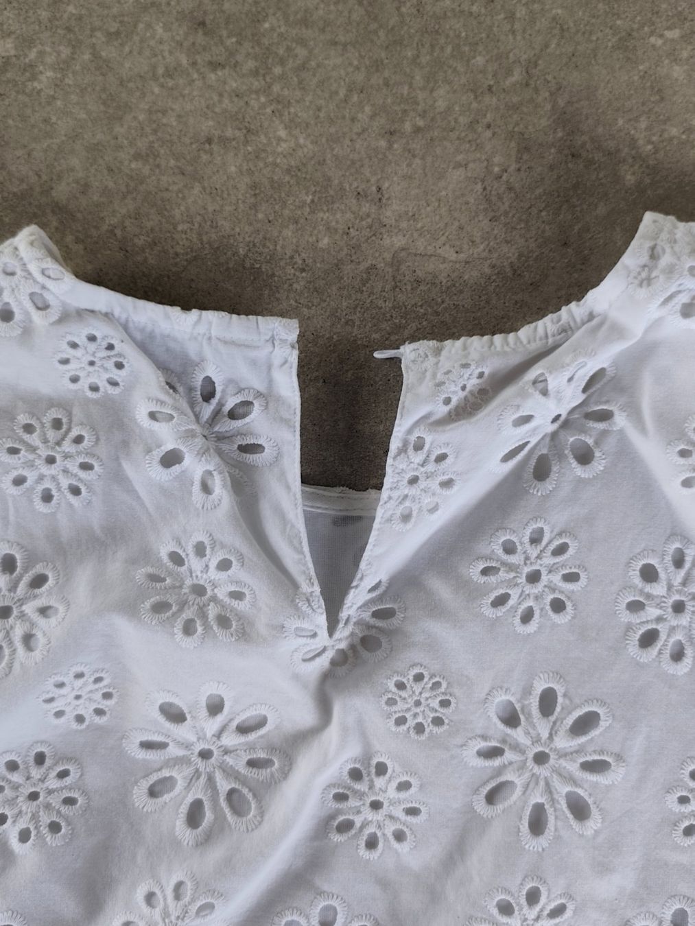 T-shirt: Oberteil mit Stickerei Gr. 38 – Nuovo (secondo la descrizione) da Eschenbach LU venduto da Orchi 1