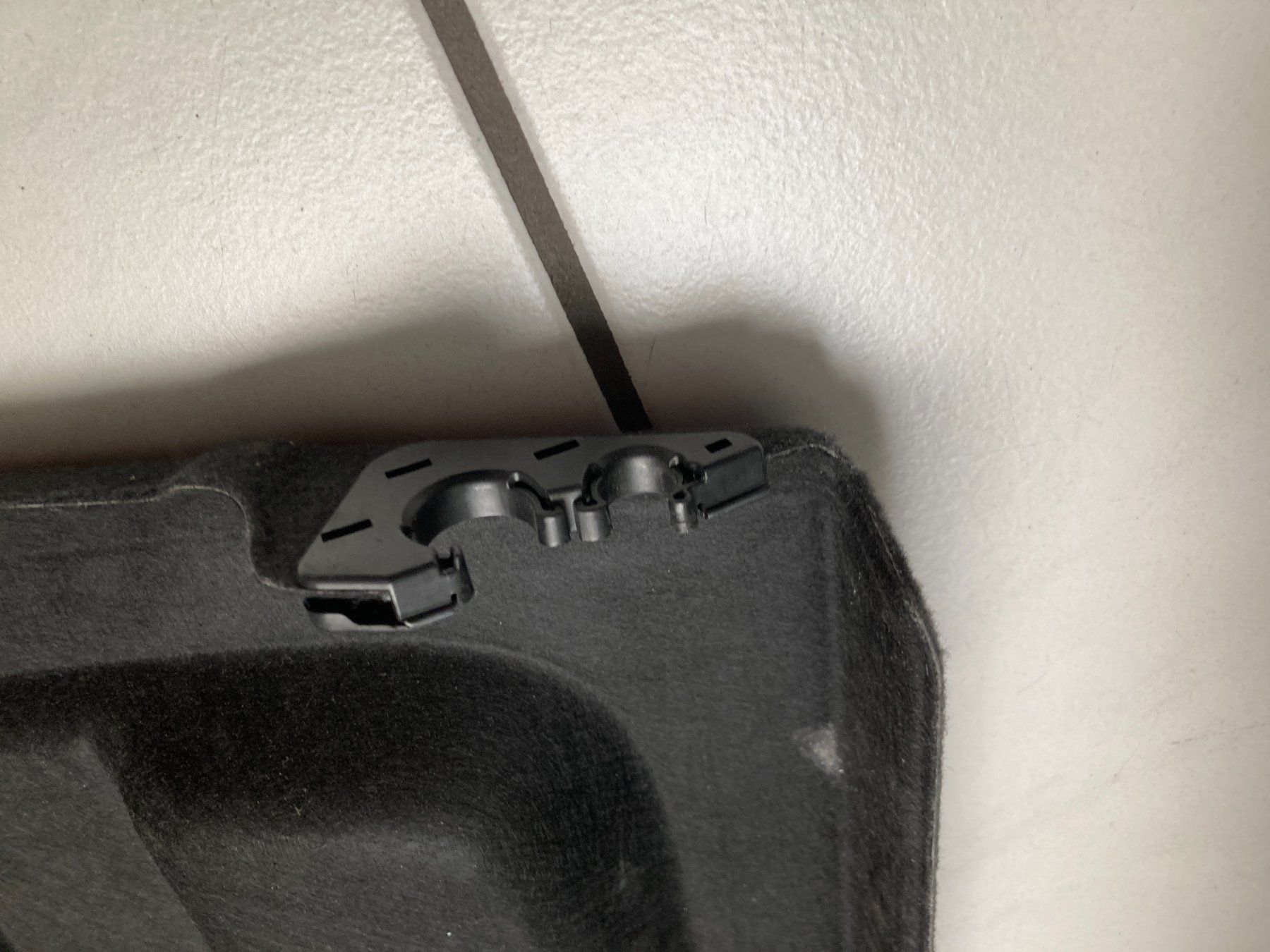 Volkswagen Alle Autoersatzteile: Hutablage Ablage Kofferraum VW Caddy 2K4867769B – Gebraucht aus Cham von WB2223 2