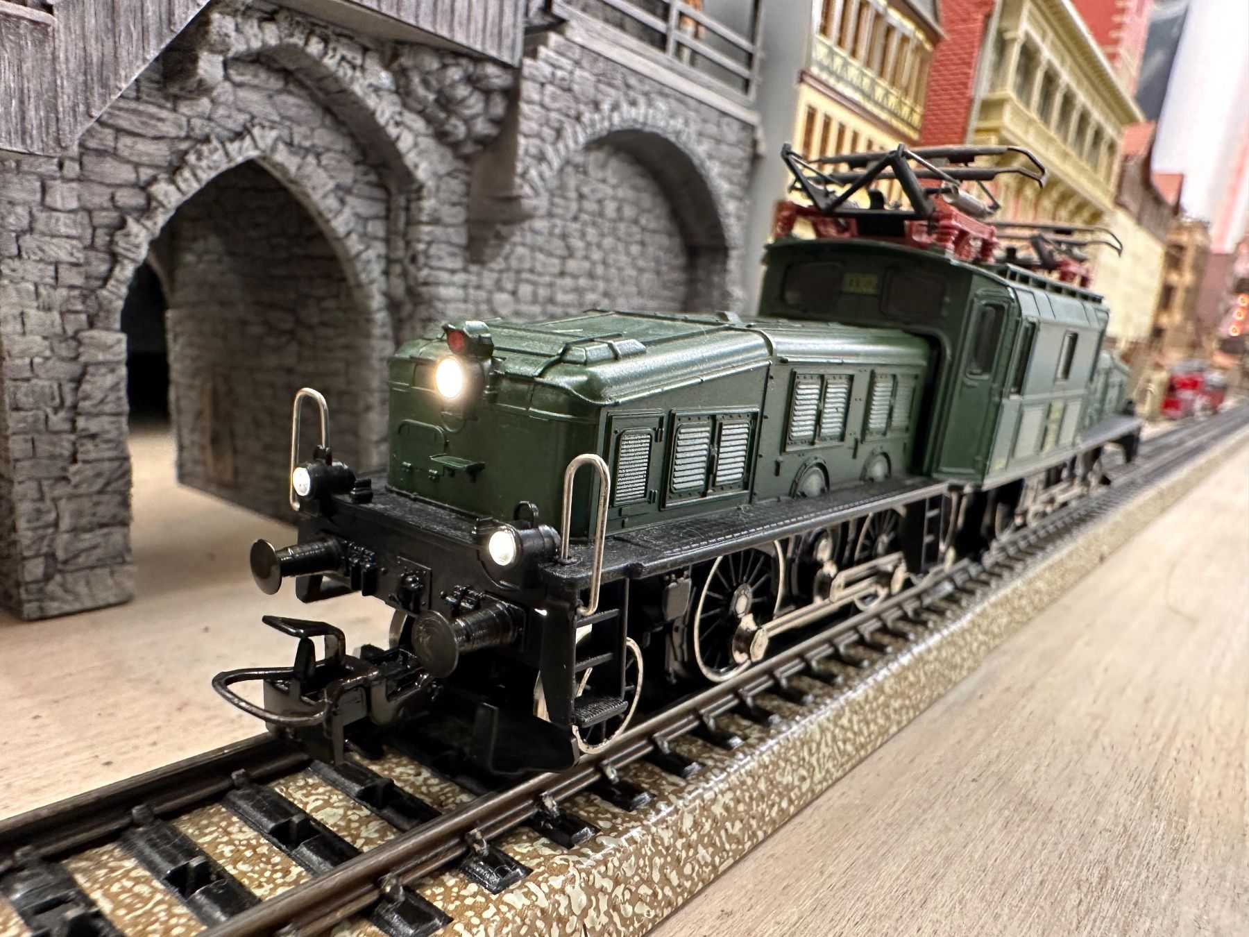 Märklin Modellini di ferrovie: Märklin 3056 SBB Ce 6/8 III – Usato da Lupsingen venduto da New-Haven