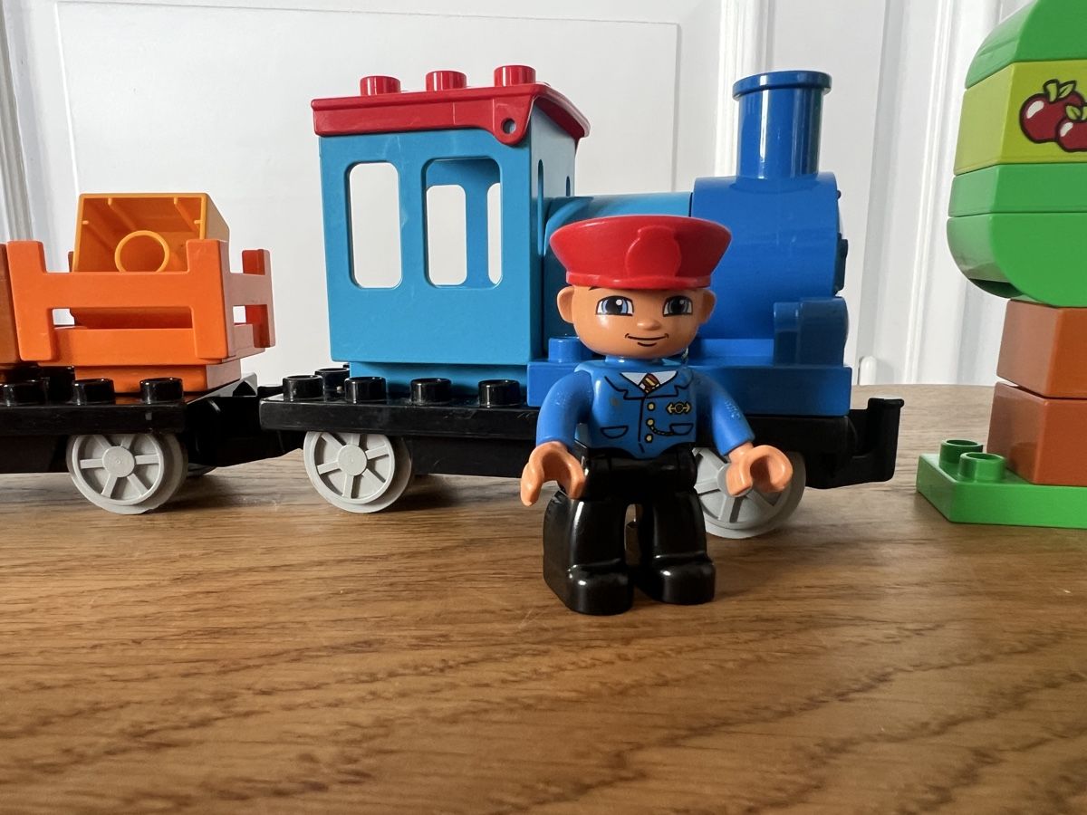 Lego Statuette: LEGO Duplo Eisenbahn Schienen Zug – Usato da Ennetbaden venduto da teo_yg9s 5