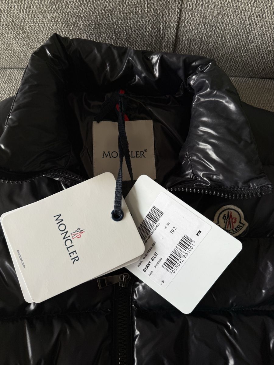 Moncler Gilet & Giacche senza maniche: Moncler Gilet-Fabrik neu – Nuovo e nell'imballaggio originale da Zürich venduto da szi_25tn 1