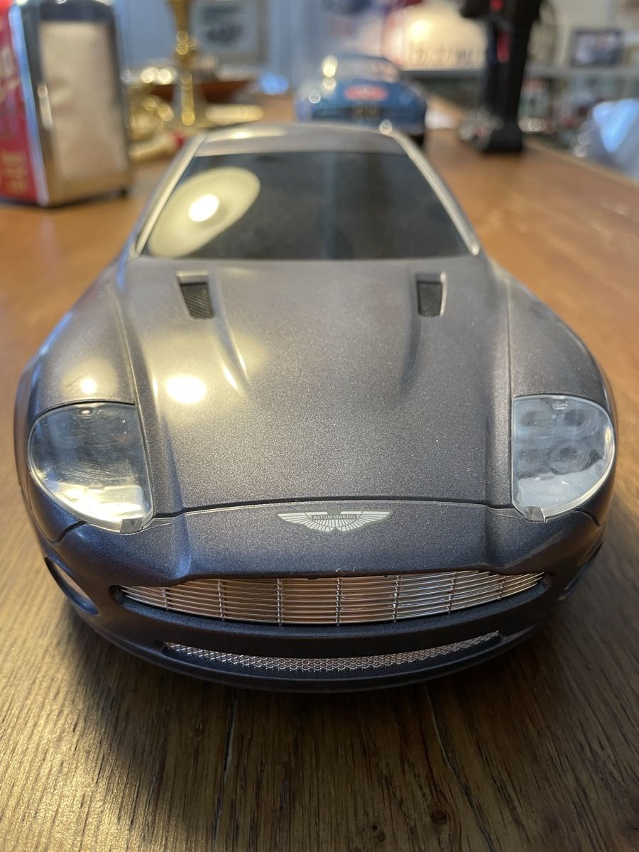 Nikko Modellismo RC: Aston Martin RC von Nikko – Nuovo (secondo la descrizione) da Laupen BE venduto da Perigoso