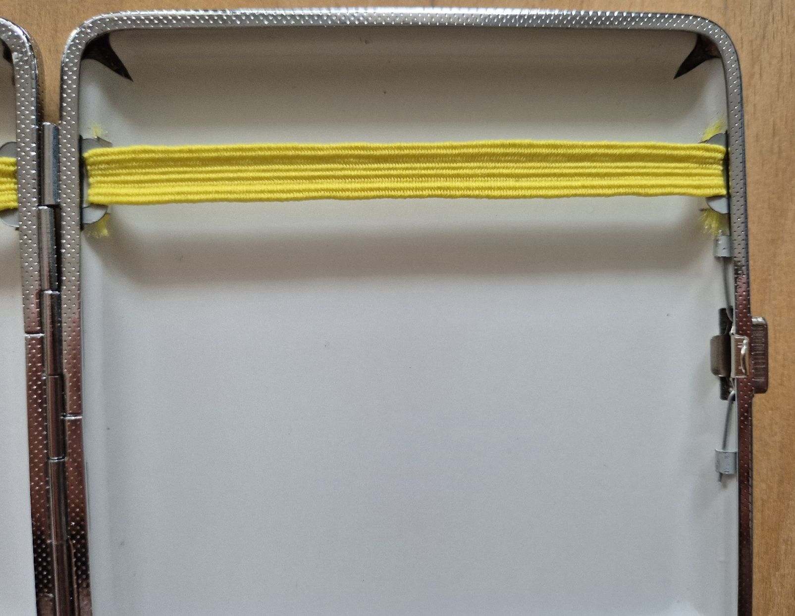Altri Prodotti per fumatori: Zigarettenetui aus Metall, Neuwertig – Nuovo (secondo la descrizione) da Wettingen venduto da mcu_67 4
