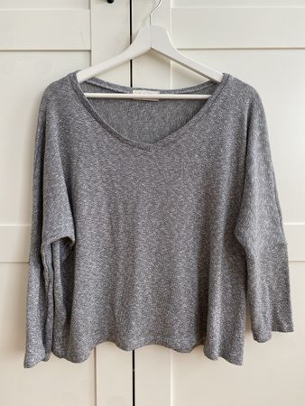 Grauer melierter Pullover mit V-Ausschnitt, ca. S/M