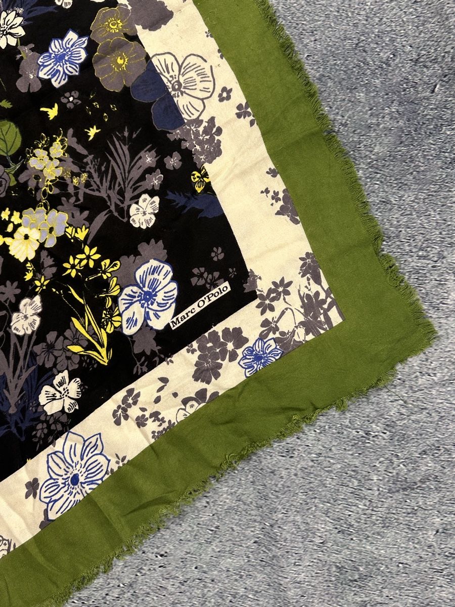 Marc O'Polo Foulards & écharpes: Marc O'Polo Schal mit Blumenmuster – D'occasion à Luzern par kim221080 1