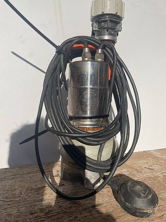 Pumpen & Teile: Divers pompes à eau immergée – Gebraucht aus Botyre (Ayent) von mos_z9sz 2