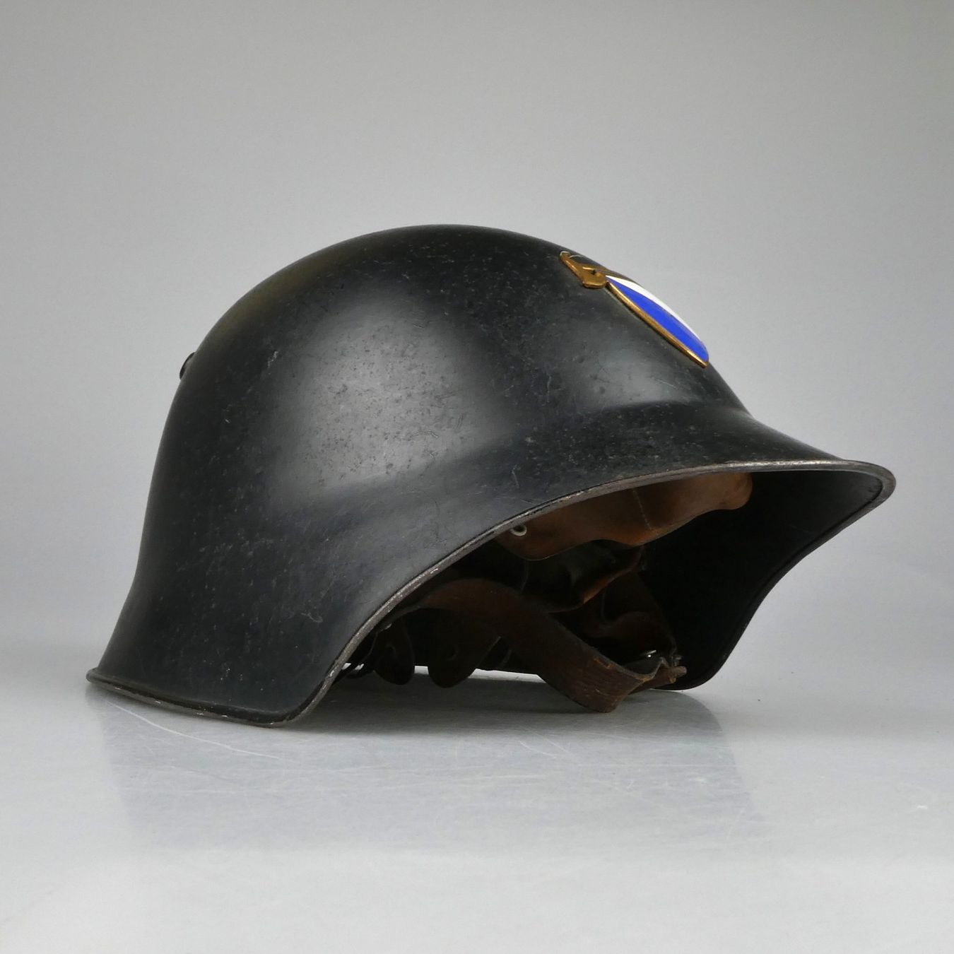 Feuerwehr: Schweizer Feuerwehr-Stahlhelm – Gebraucht aus Volketswil von brockipfannenstil 7
