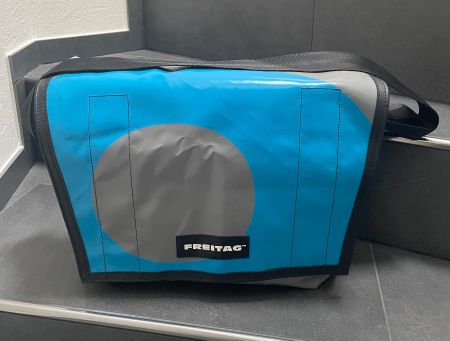Freitag Dragnet Messenger M/dunkelgrau-cyanblau/aus Sammlung
