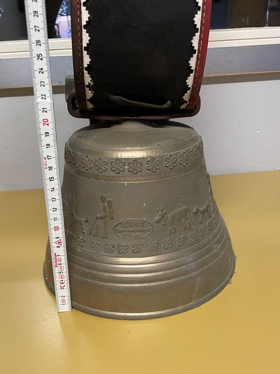 Grosse Glocke (Gebraucht) in Schlieren für
