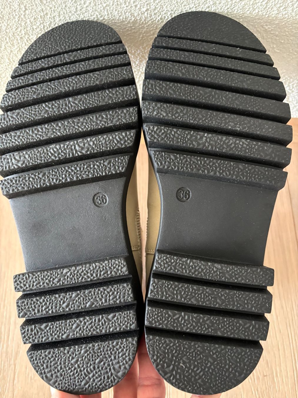Scarpe da donna: Chelsea Boots, Grösse 36, Neu ! – Nuovo (secondo la descrizione) da Aesch LU venduto da Rovo 3