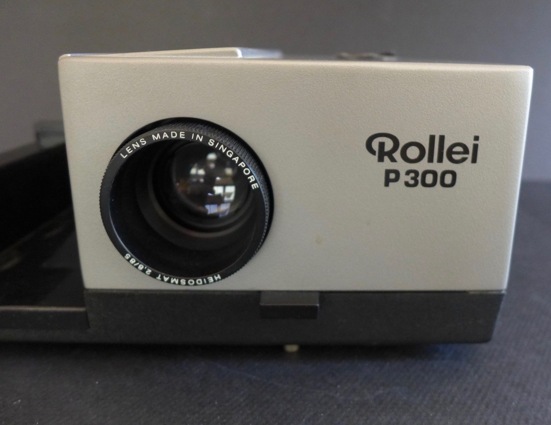 Proiettori: Rollei Diaprojektor P 300 – Usato da Chur venduto da Bombai01 2