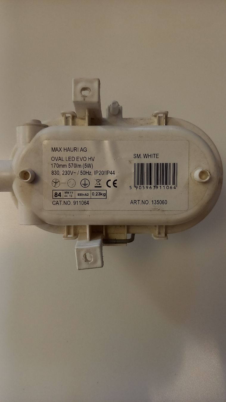 Lampade: Robuste Aussenlampe / Kellerlampe Oval LED EVO HV – Usato da St. Gallen venduto da Bir_Rer 1