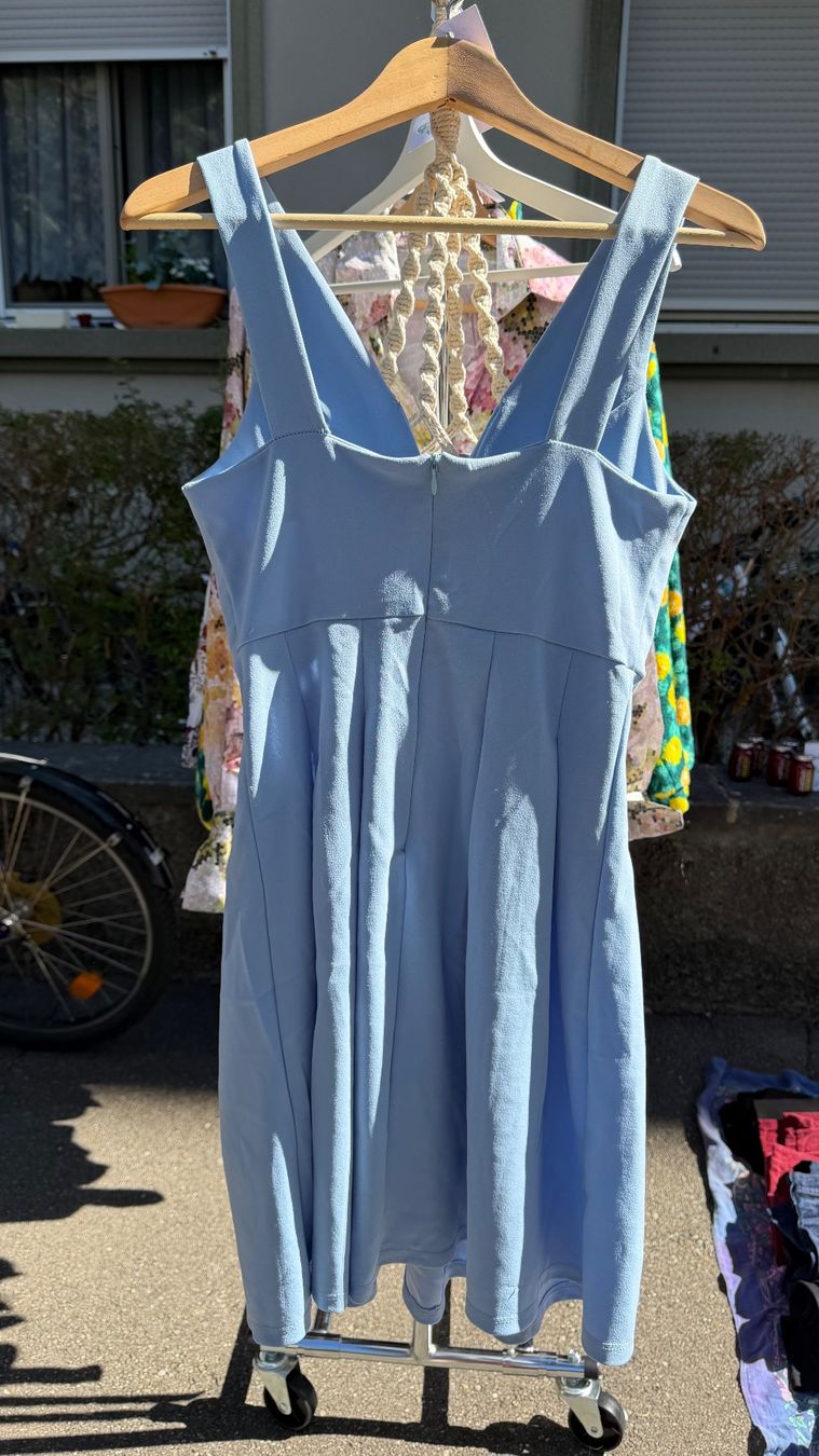 Vestiti: Kurzes Kleid in hellblau – Usato da Basel venduto da annakati 2