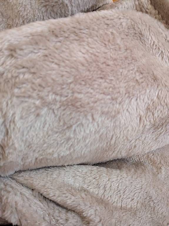 Couvertures: Kuscheldecke(Neu) beige  – D'occasion à Kreuzlingen par si_ho